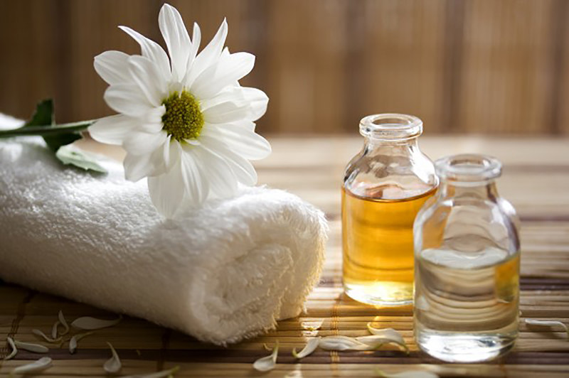 Chrysanthemum oil massage